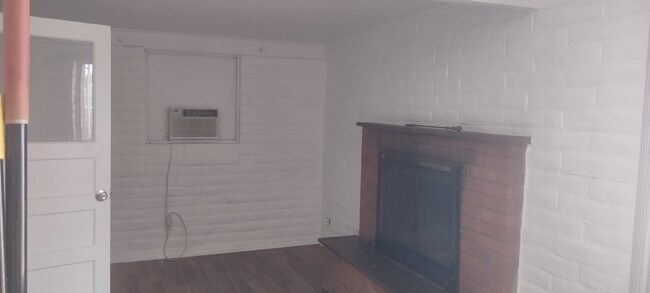 Photo - 4725 E 25th St