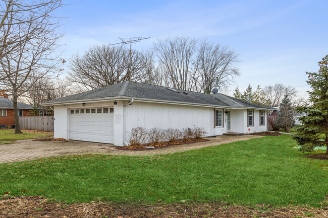 Photo - 2415 Plum Tree Rd House