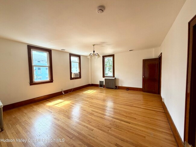 Photo - 222 Warren St