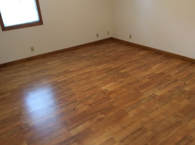 Building Photo - 106 Lori Ann Dr