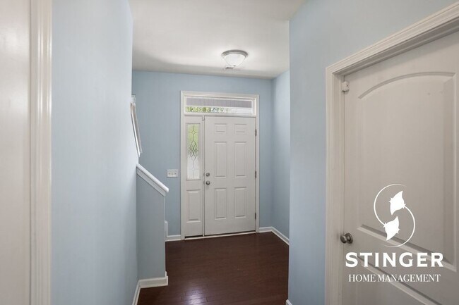 Photo - 208 Mission Way