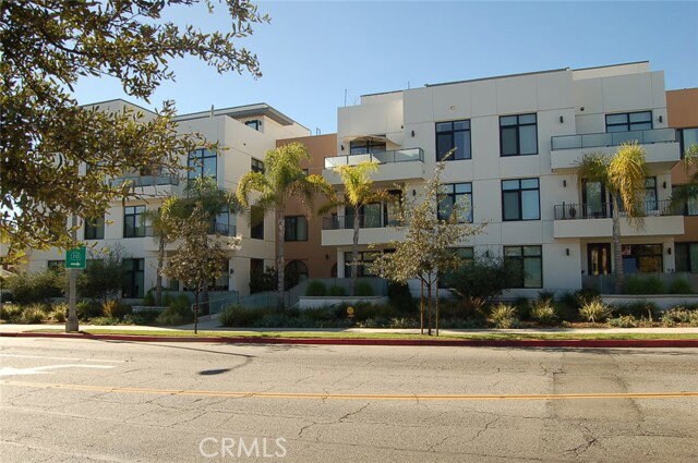 Building Photo - 399 E Del Mar Blvd