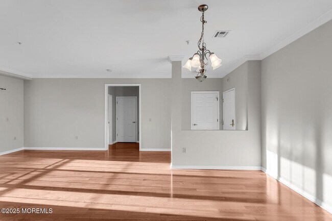 Photo - 325 Regency Pl