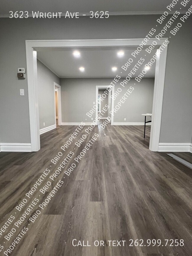 Building Photo - 3623 Wright Ave Unit 3625