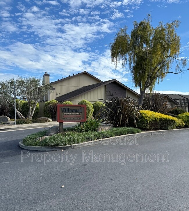 Photo - 1884 Cherokee Dr