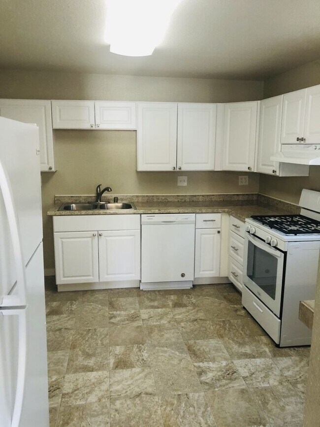 Photo - *683-685 High St Unit *683 High St