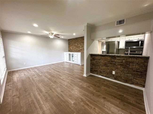 Photo - 5333 Richmond Ave Unit 10