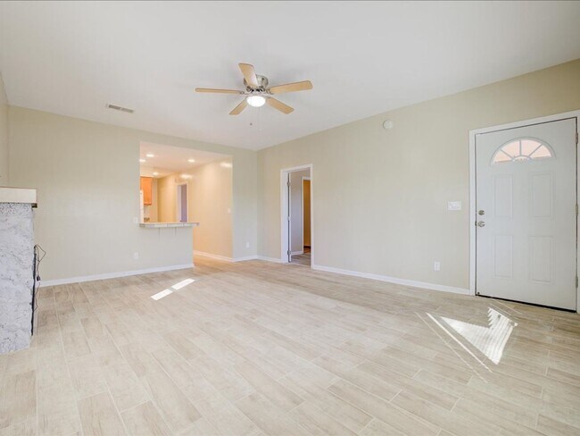 Photo - 1421 N Louis Ave Unit 1