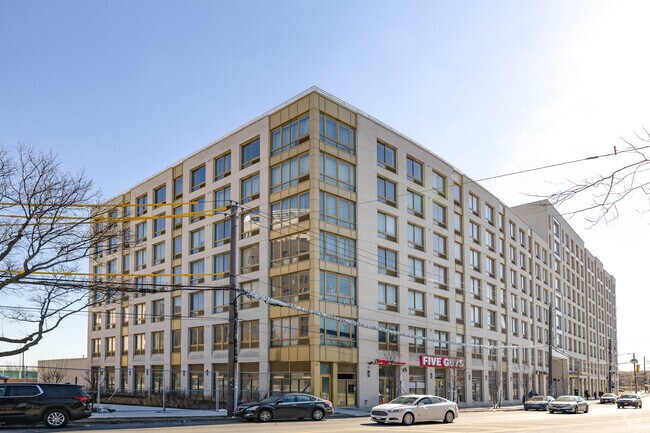 Photo - Fountain Seaview