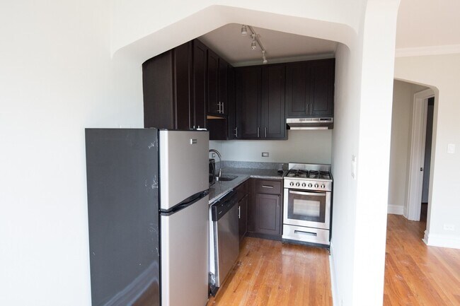 Photo - 4742 N Hermitage Ave Unit 904