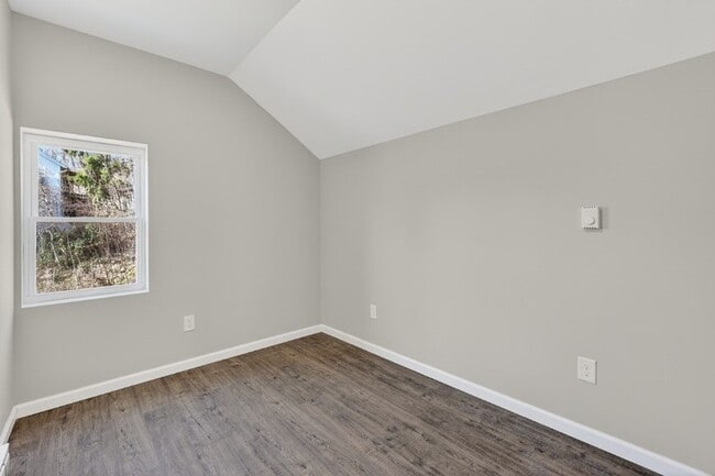 Photo - 158 Cliff St Unit 2nd flr