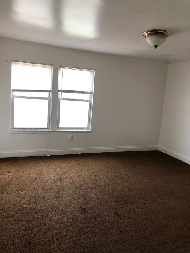 Photo - 810 Leona Ave