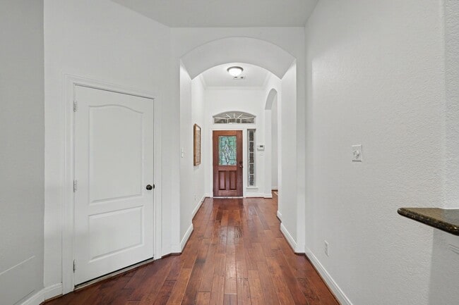 Photo - 7 Fraiser Fir Pl