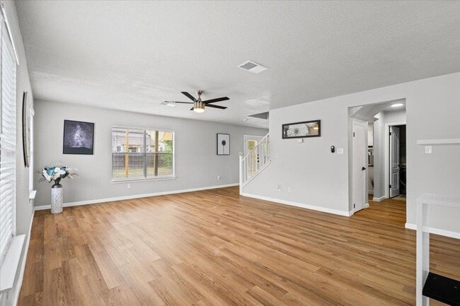 Photo - 2411 Glen Field Dr