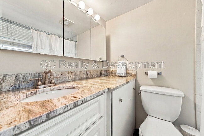 3110 N Sheridan Rd Unit 1107