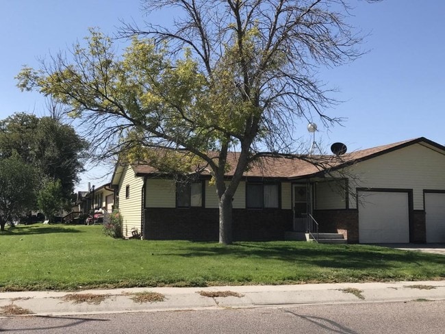 Building Photo - 727 E 20th Ave