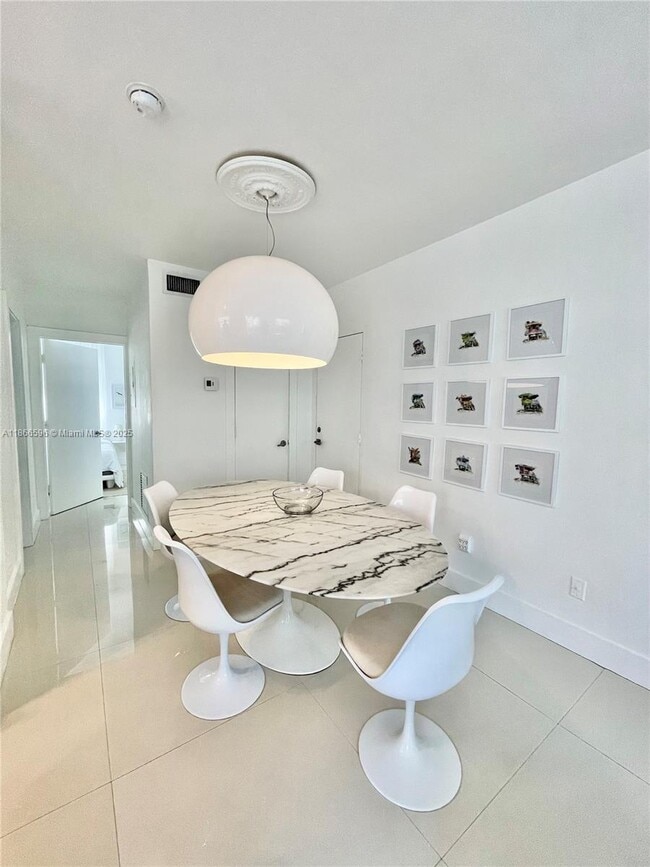 Photo - 1604 Drexel Ave Unidad 209