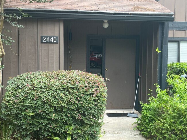 Photo - Large partially furnished townhome - WON'T LAST