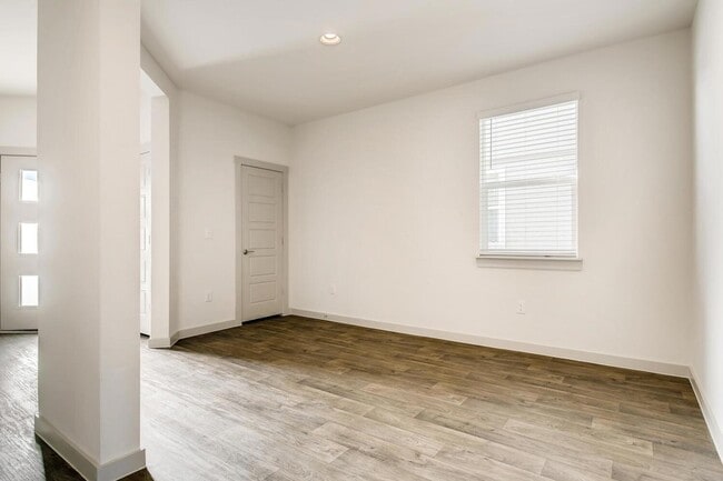 Photo - 13820 Clerk St