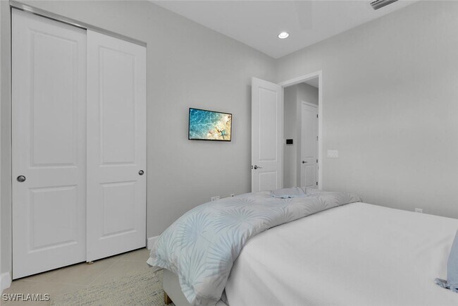 Photo - 7124 Saona CT