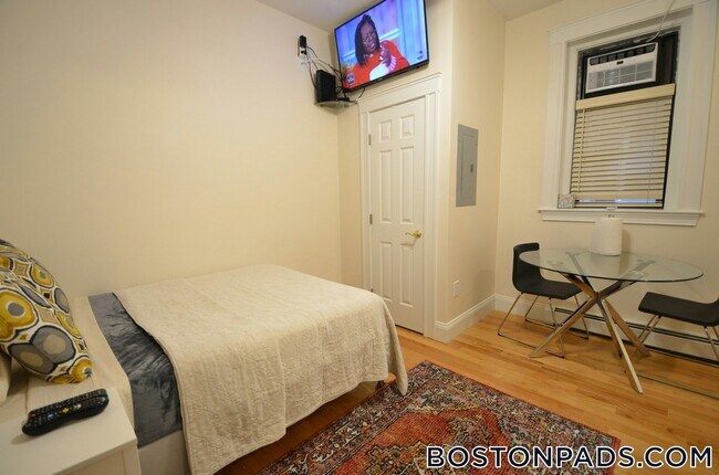 Photo - 79 Westland Ave Unidad 9