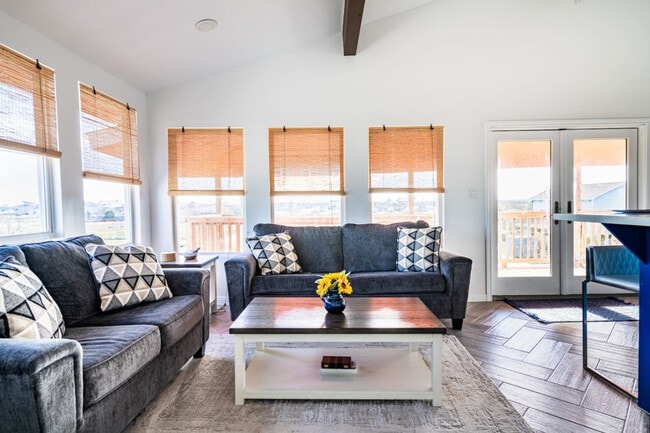 Building Photo - 920 17th St