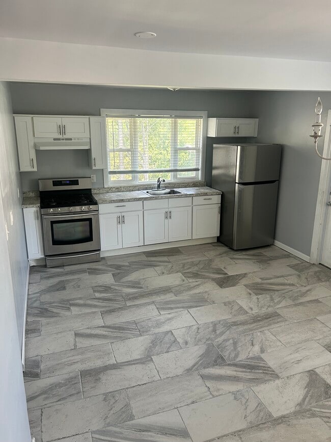 Kitchen - 118 Warrenton Ave Unit 2