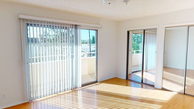 Photo - Encino Towers