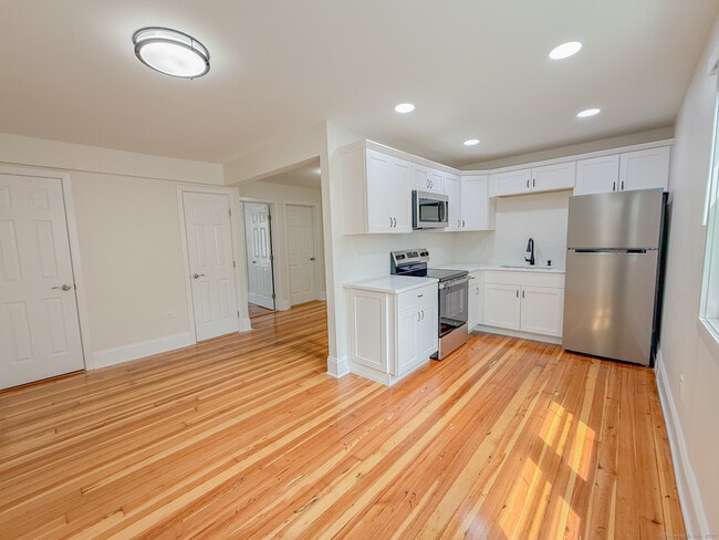 Building Photo - 88 Camp St Rental