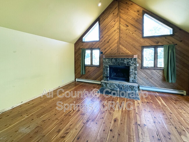 Photo - 684 Southpark Rd