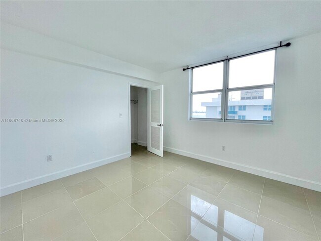 Photo - 7501 E Treasure Dr