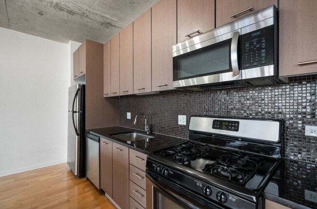 Photo - 659 W Randolph St