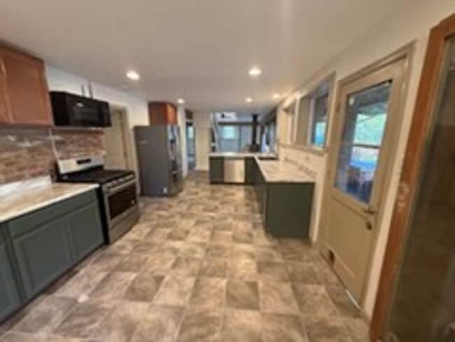 Photo - 3BED2BATH - NEWLY REMODELED WITH LARGE SHO...