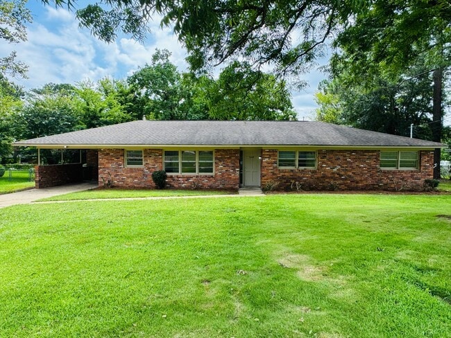 Freshly Renovated 4-Bedroom Retreat! - Freshly Renovated 4-Bedroom Retreat! House