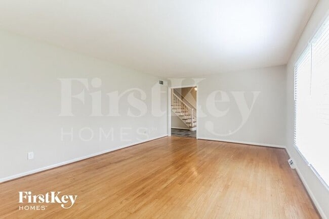 Photo - 640 Ashford Dr