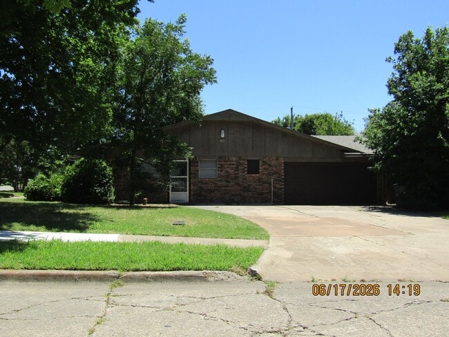 Photo - Freshly Painted/New Flooring home located closed to downtown Lawton/Ft. Sill