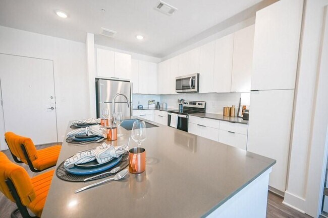 Photo - 72 Milton Ave SE