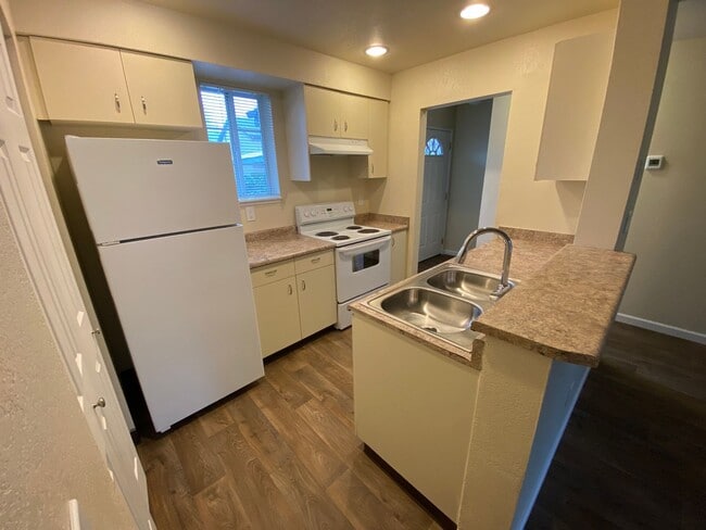 Riverwood Apartments