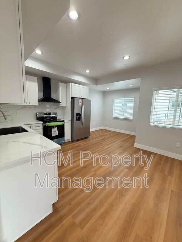 Photo - 5233 Bellflower Blvd