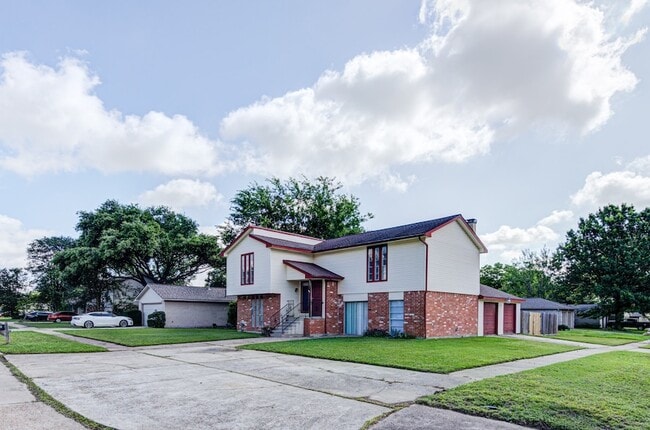 Photo - 15902 Timber Valley Dr