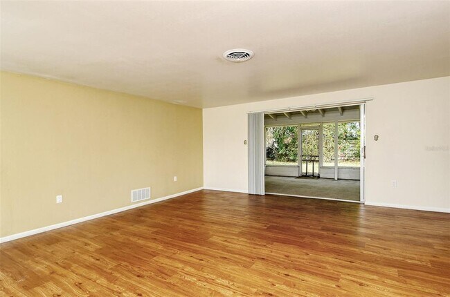 Photo - 3137 Lockwood Terrace