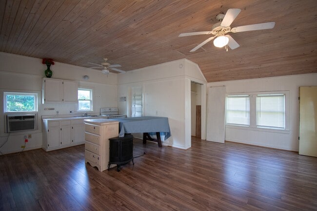 Photo - 306 W Bryan St