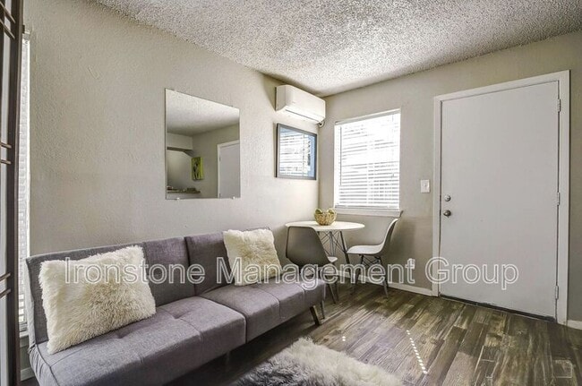 Photo - 5317 E 47th Pl