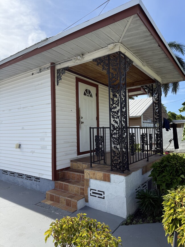 Building Photo - 6400 2nd St Rental
