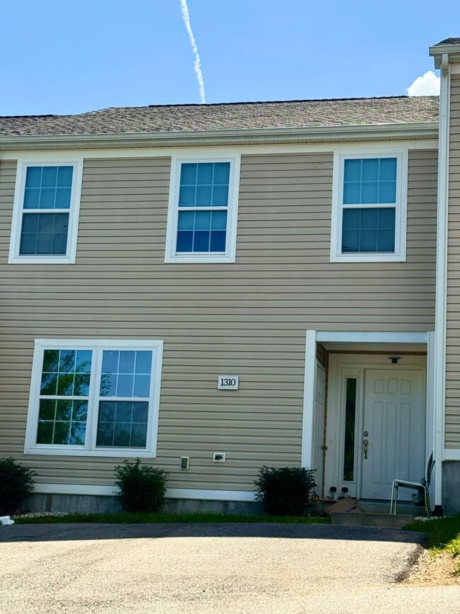 Building Photo - 1310 Providence Blvd NW Rental