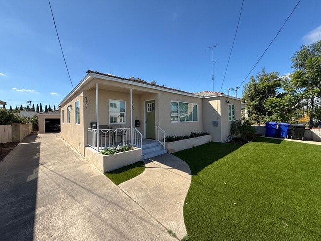 Photo - Newly Renovated 5 bedroom house! (Lease ou...