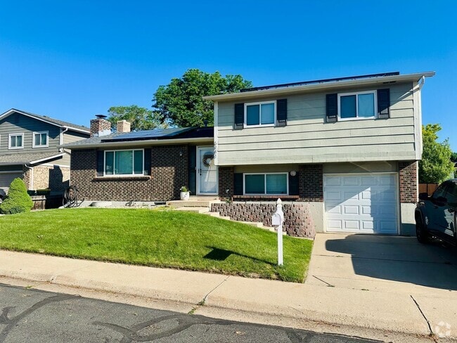 Building Photo - Stylish 3Bd 2Ba Sheridan Green Gem Near Pa... Rental