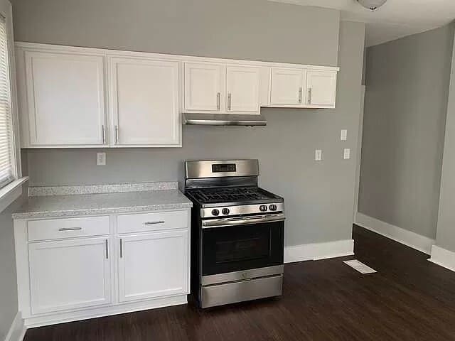 Photo - 325 N 7th St