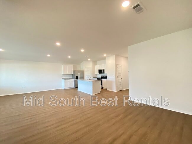 Photo - 84 Kelton Ln