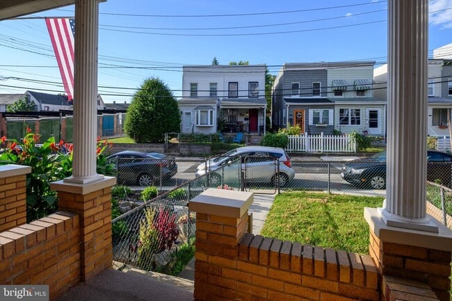 Photo - 1109 W 40th St